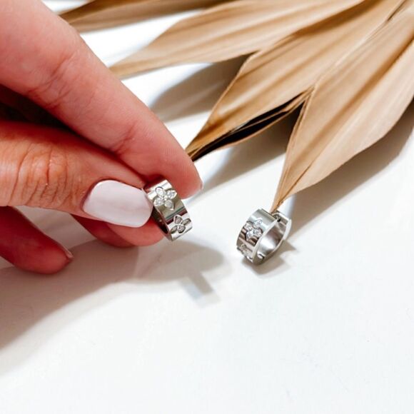 Floral silver hoop earrings S274 - Picture 2 of 3